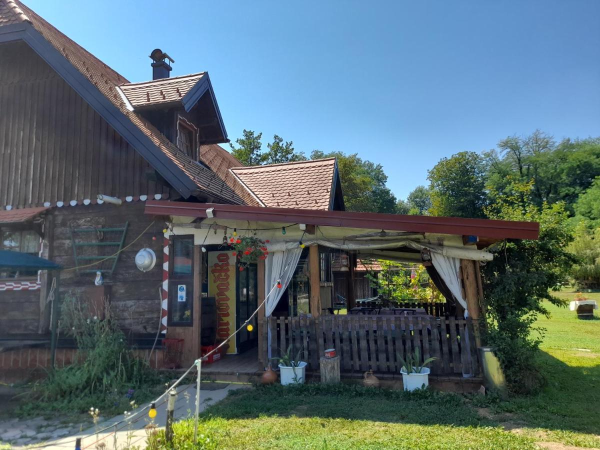 Rooms Ma La Карловац Экстерьер фото